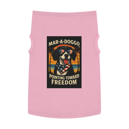 Patriotic 'Mar-A-Doggo Pointing Toward Freedom' Dog Shirt
